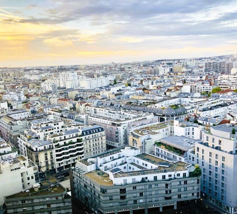 Ένα από τα δεκαέξι